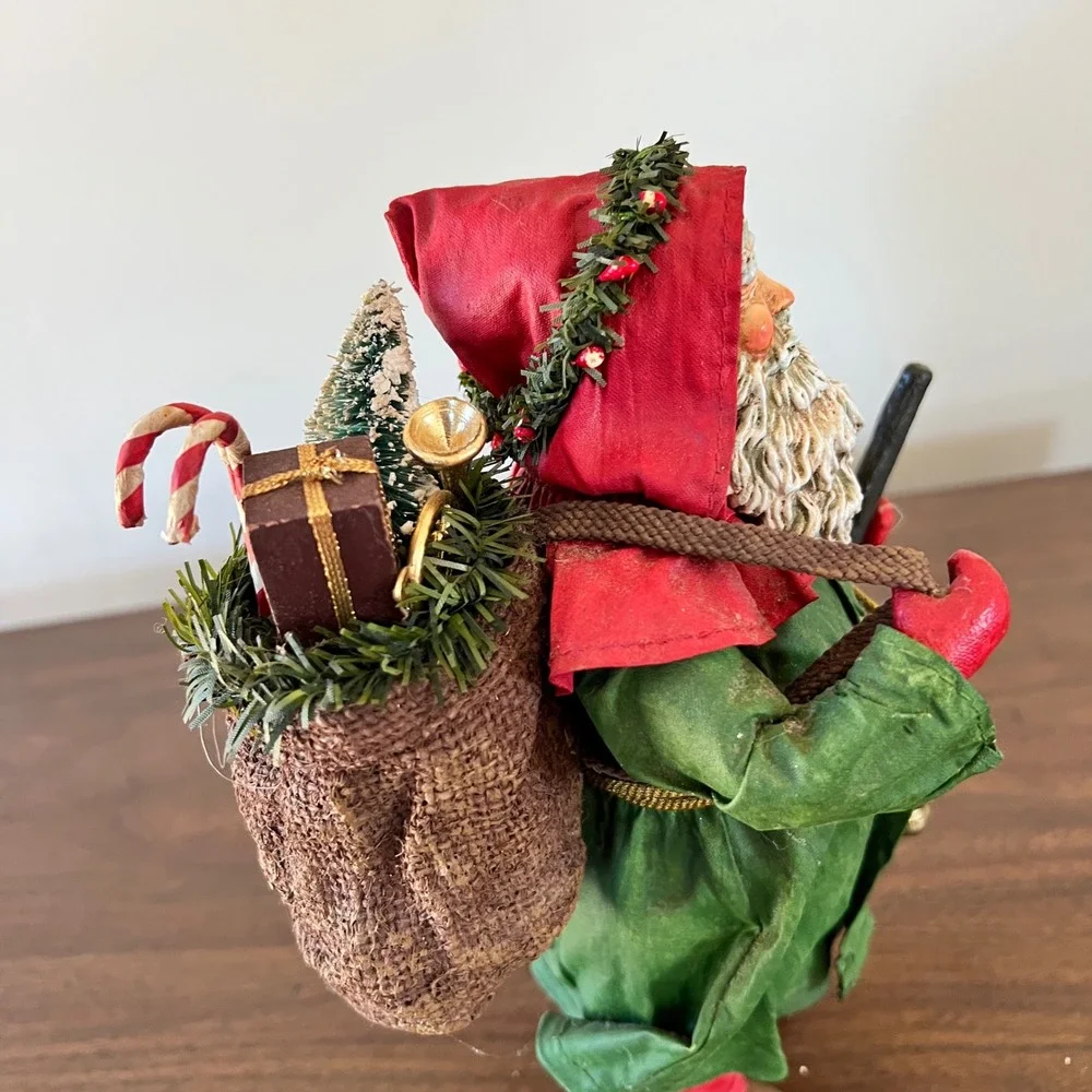 Possible Dreams Clothtique Original Santa Figurine Green Robe Red Hood Wreath